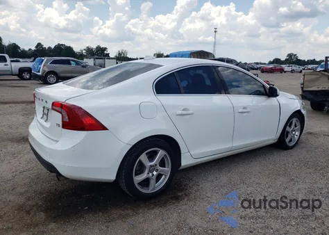 2012 Volvo S60 T5 z USA, uszkodzony, nr VIN YV1622FS7C2144401